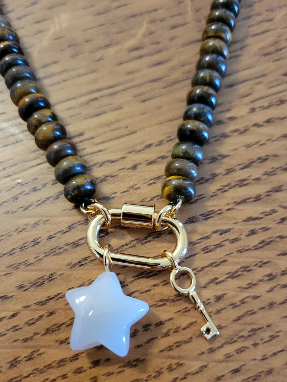 Madewell Semi-precious Beaded Carabiner Charm Necklace - Tiger's Eye/Agate - Picture 6 of 9